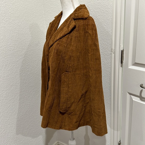 VINTAGE Brown Corduroy Cape / Poncho Wooden Buttons Sz Women’s Small / Med Cloak - Picture 8 of 16